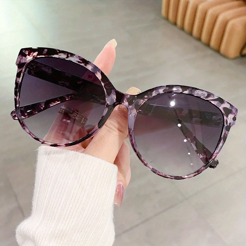 Luxe Cat-Eye Sunglasses for Women – Oversized and Stylish for Sunny Days