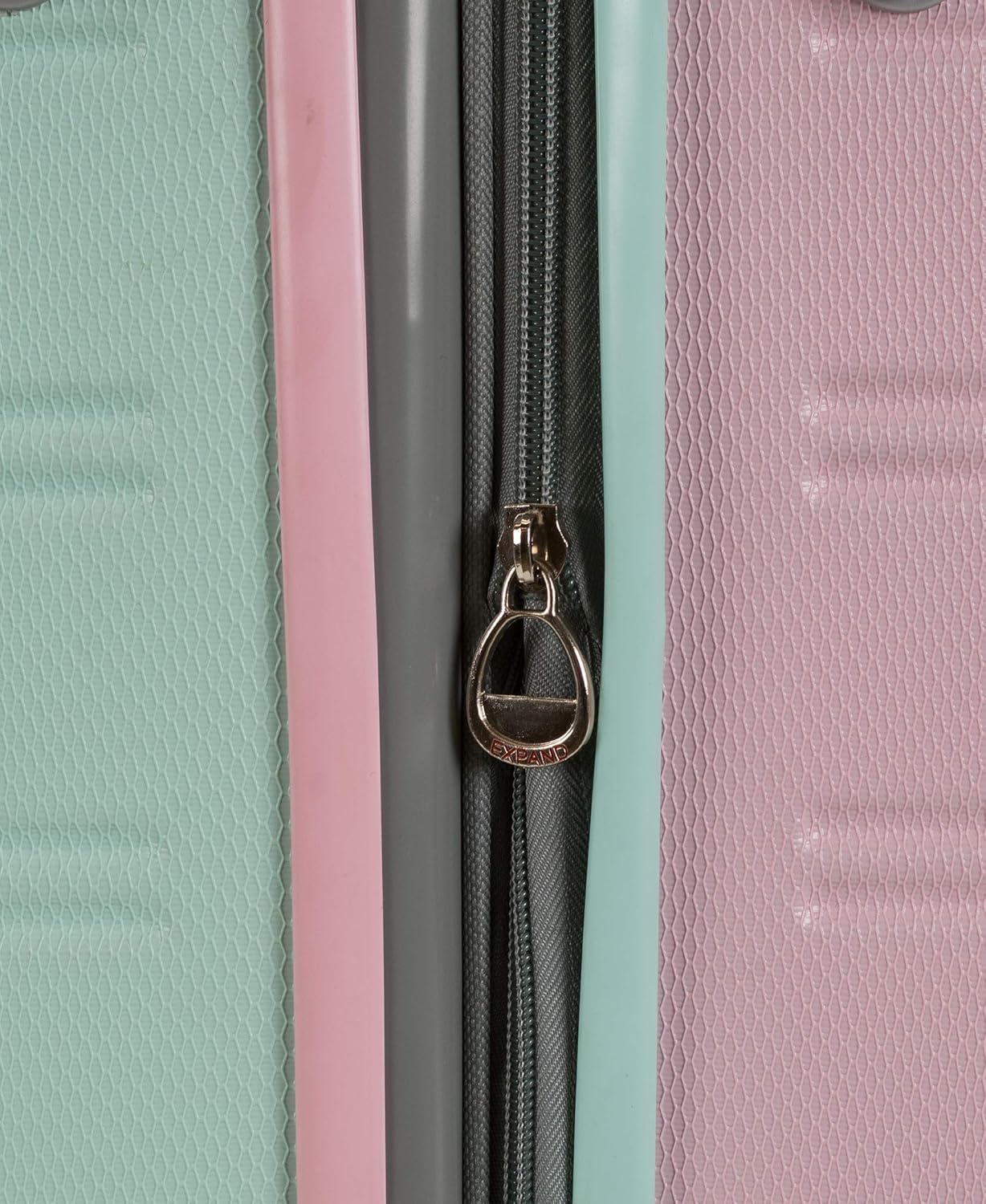 Lightweight Expandable Hard Shell Suitcase with Double Spinner Wheels – Cotton Candy