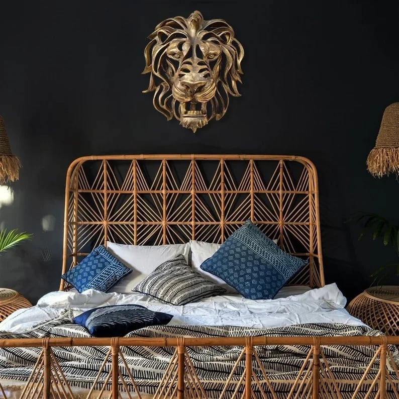 Metal Lion Head Wall Decoration - Elegant and Bold