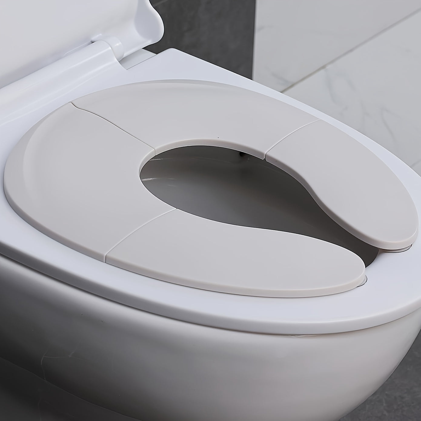 Travel-Friendly Potty Seat for Children – Portable and Non-Slip for Easy Toilet Use