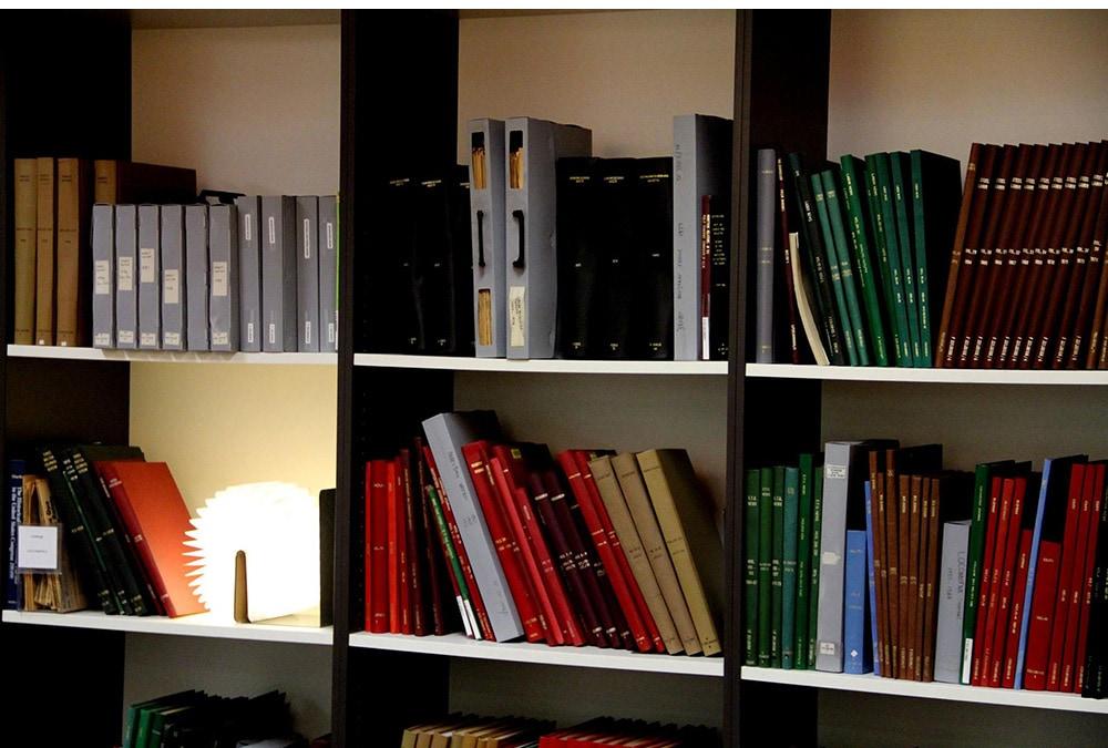 BookGlow LED Lamp - Lighting that Creates Form