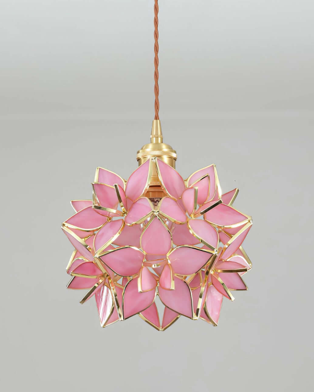Elegant Pendant Lamp with Shell Design