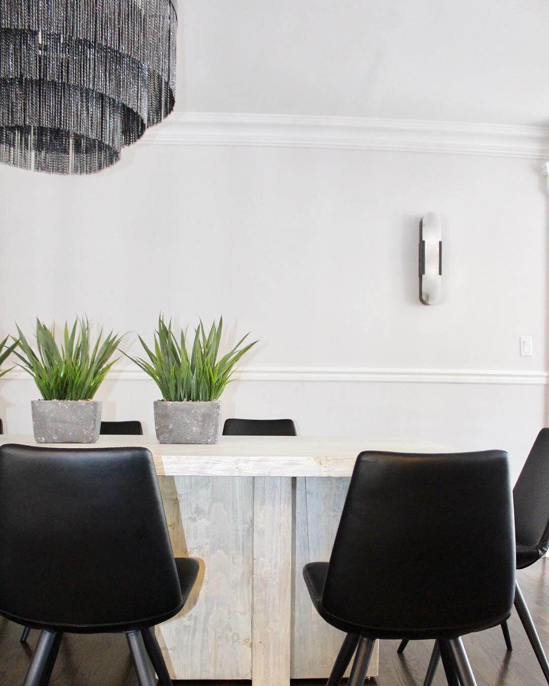 Modern Wall Lamp - Alabaster & Metal