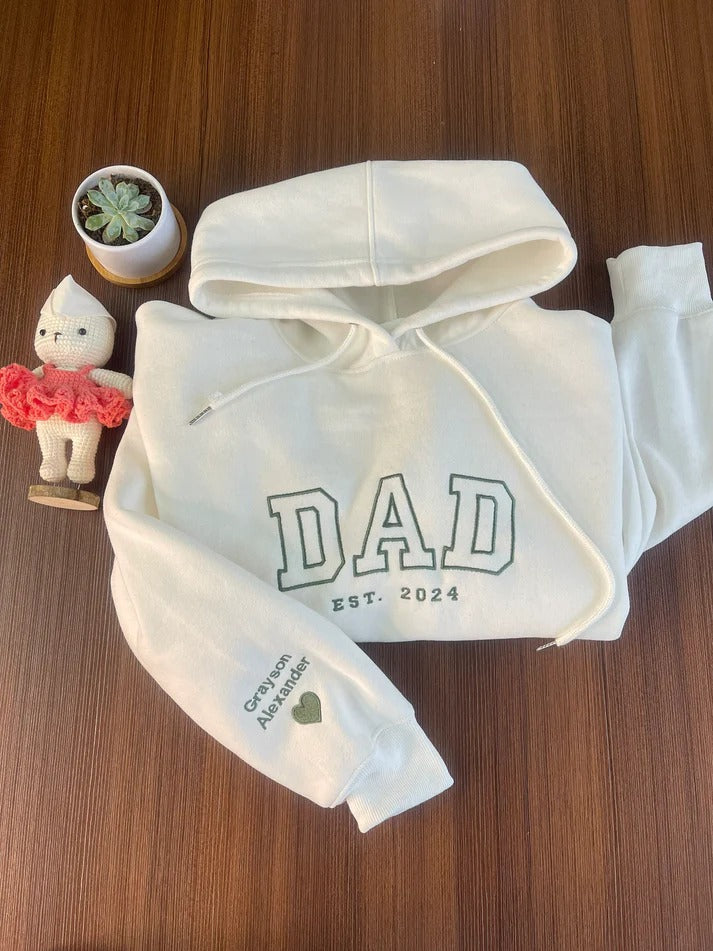 HeartCraft Memory Hoodie | Warm cotton hoodie with embroidered names for a sentimental and unique gift