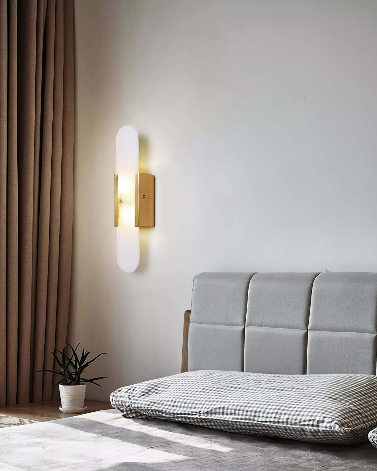 Modern Wall Lamp - Alabaster & Metal