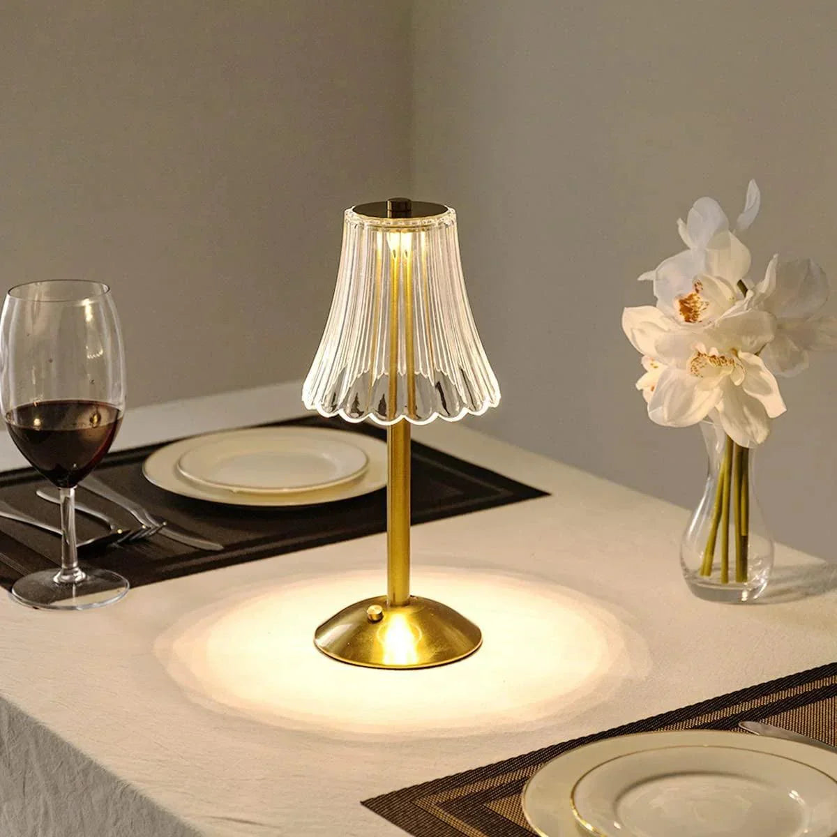 Glimmer Table Lamp - Elegant and Wireless Lighting