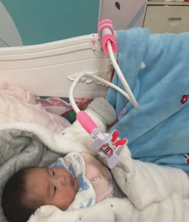 Hands-Free Baby Bottle Holder – Making Independent Feeding Easy