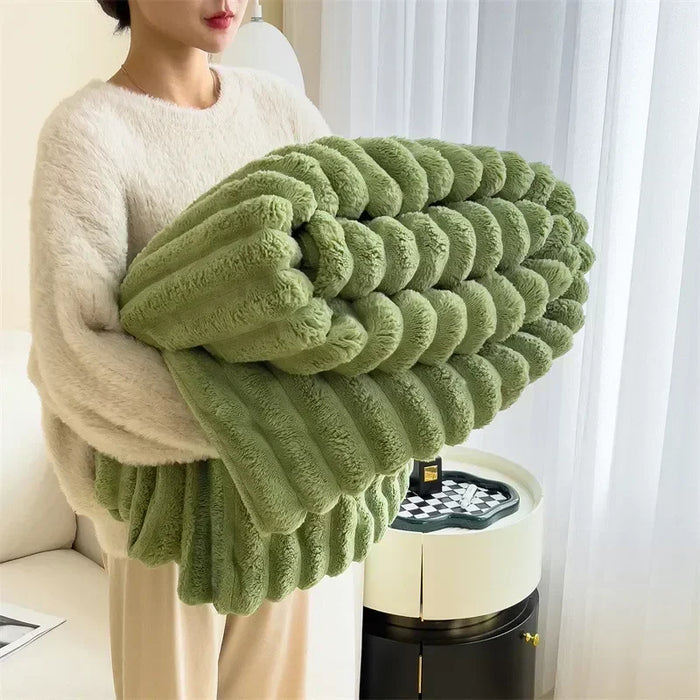 CozyCove – Plush Blanket for Luxurious Comfort and Ultimate Warmth