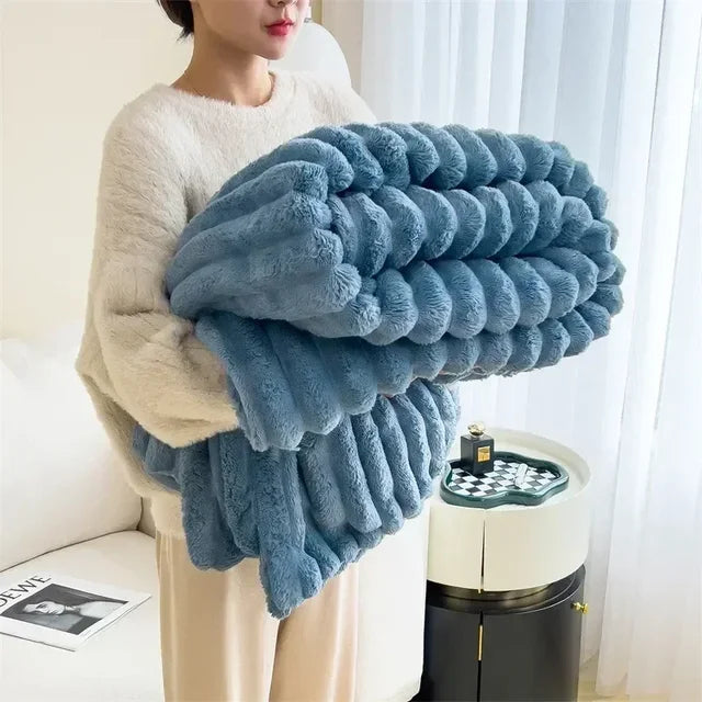 CozyCove – Plush Blanket for Luxurious Comfort and Ultimate Warmth