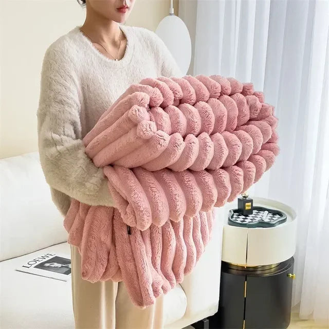 CozyCove – Plush Blanket for Luxurious Comfort and Ultimate Warmth