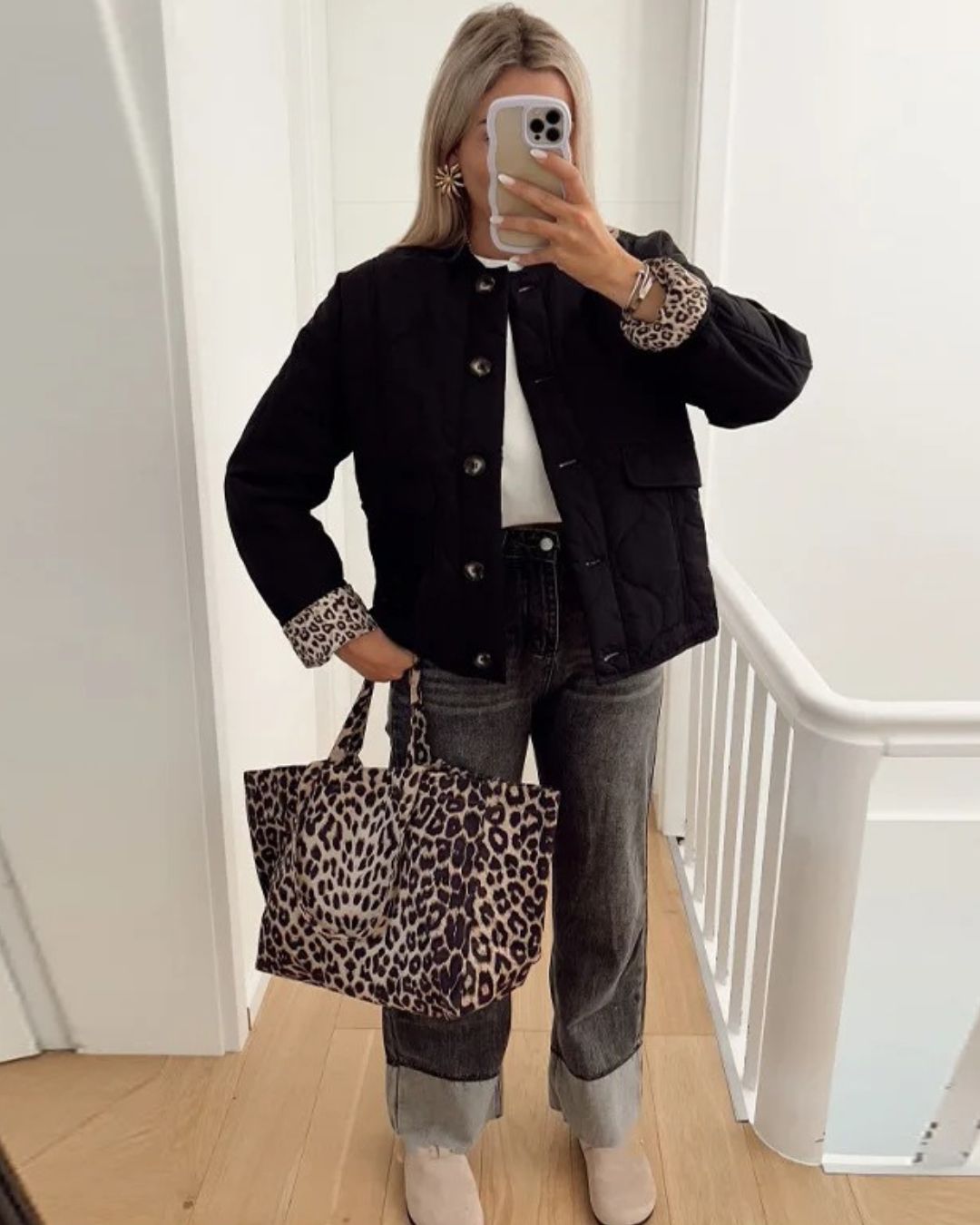 Stylish Jacket with Trendy Leopard Print