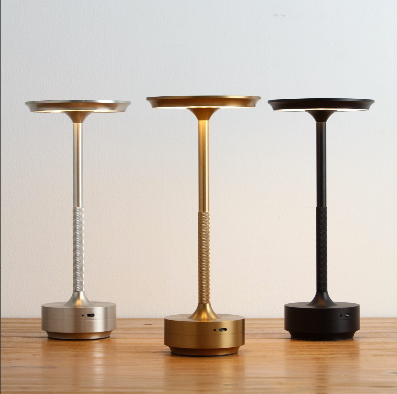 ClarityGlow Luxury Edition | Wireless LED Table Lamp