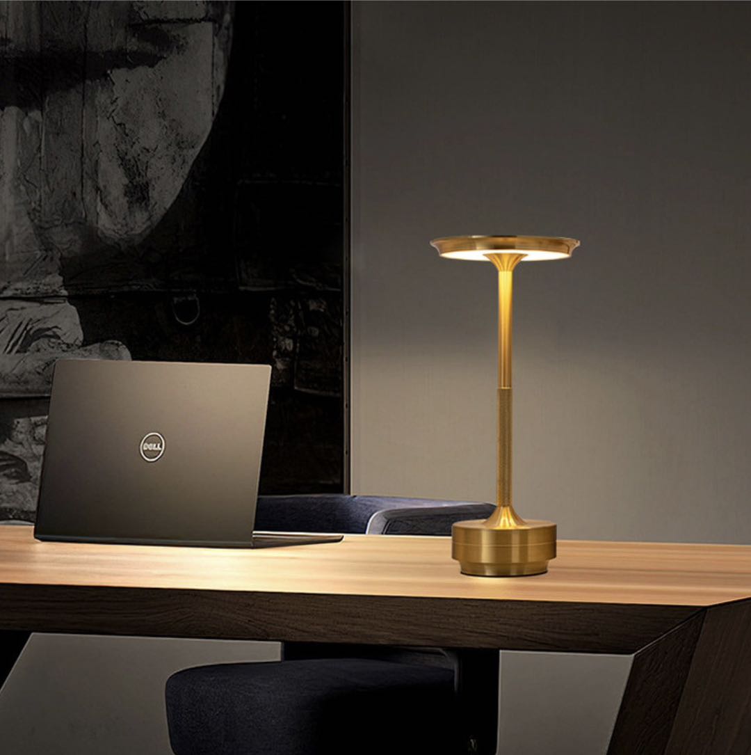 ClarityGlow Luxury Edition | Wireless LED Table Lamp