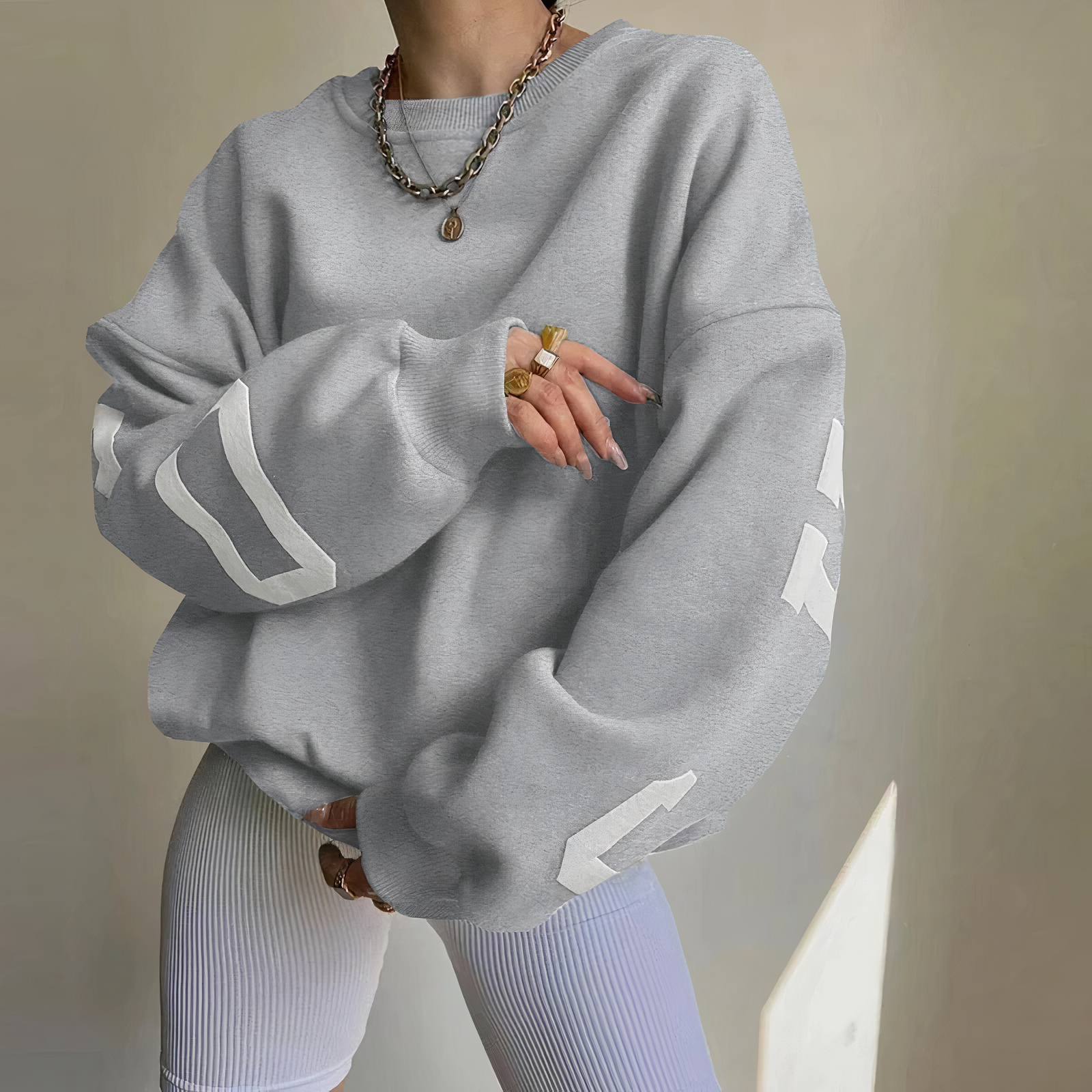 Clara - oversized classic winter jumper | Oversized comfortable winter jumper for women | Timeless stylish pullover | Perfect for casual and chic outfits | High quality and durable | Elegant design and freedom of movement