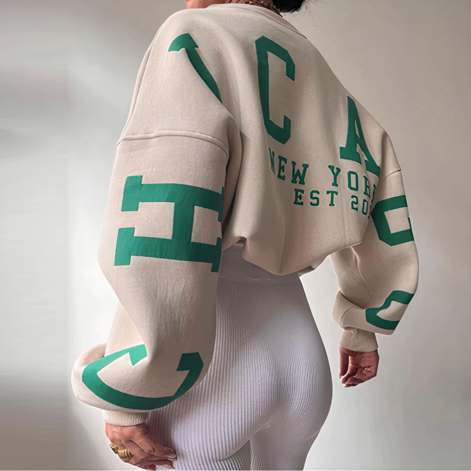 Clara - oversized classic winter jumper | Oversized comfortable winter jumper for women | Timeless stylish pullover | Perfect for casual and chic outfits | High quality and durable | Elegant design and freedom of movement