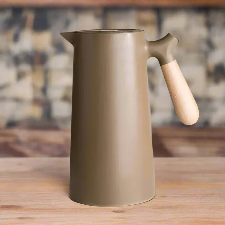 NordicTherm - Stylish Thermos Flask with Long-lasting Heat and Cold Insulation