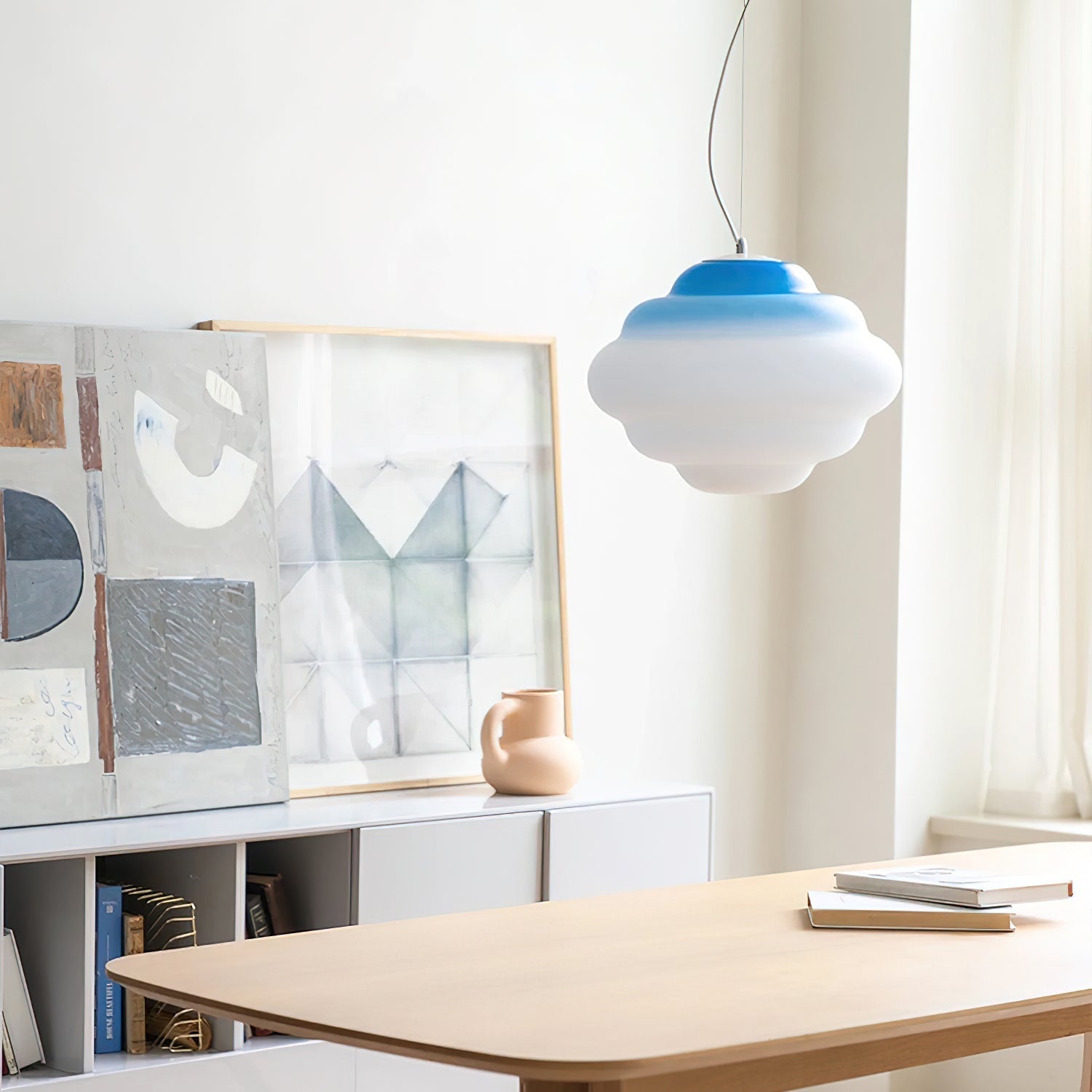 Pendant Light with Gradient and Soft Light Distribution - Aérola