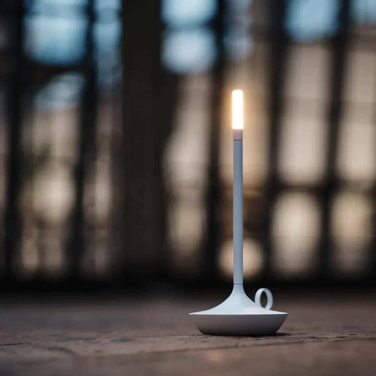 LumaGlow Dimmable LED Candle Lamp – Elegant & Wireless with Long Battery Life