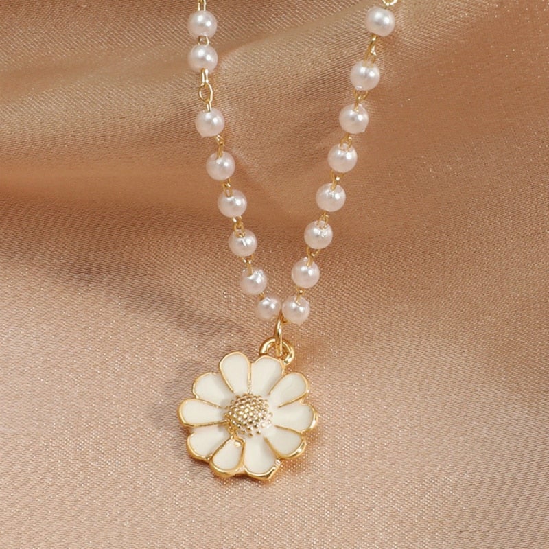 Daisy & Pearl Pendant Necklace for Women – Lara