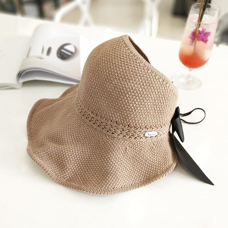 Trendy Summer Straw Hat with Ponytail Opening - SonnenSchwung
