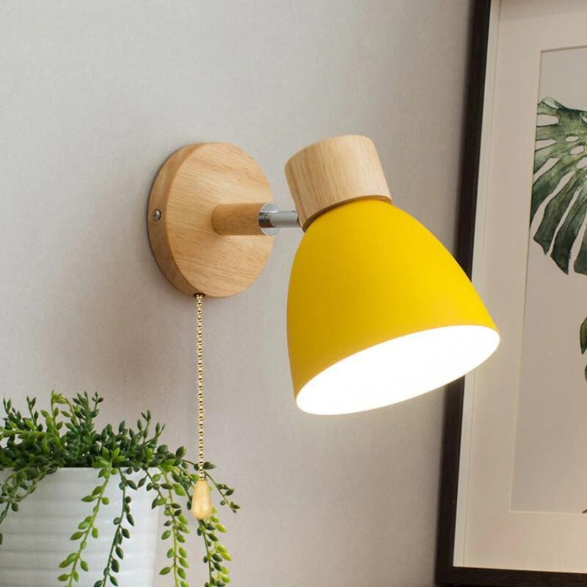 Helga Wooden Wall Lamp – Scandinavian Design for Stylish Lighting