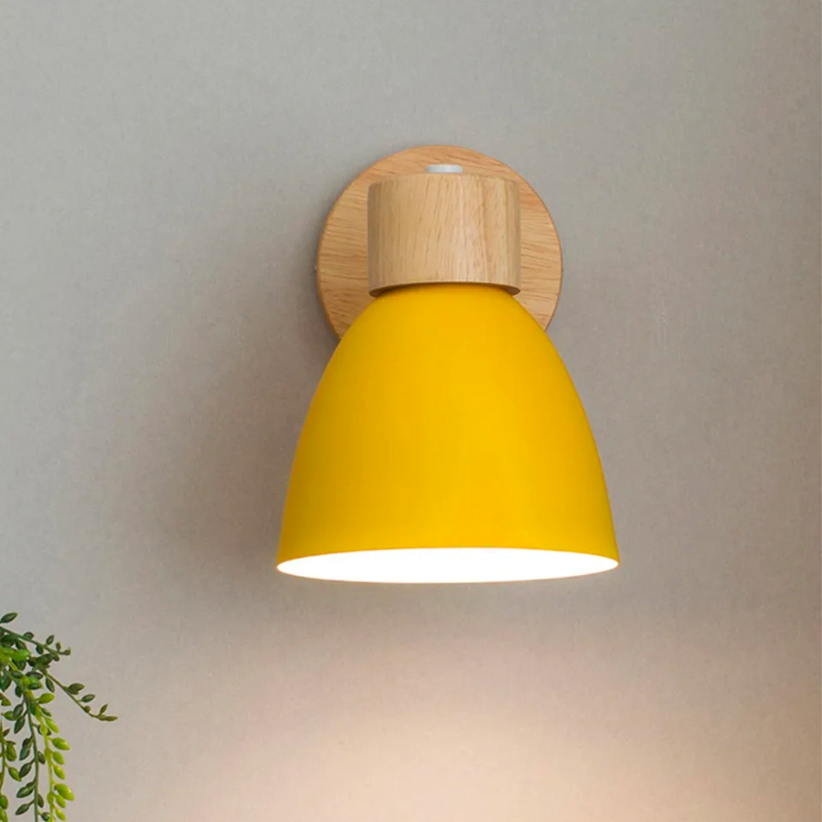 Helga Wooden Wall Lamp – Scandinavian Design for Stylish Lighting