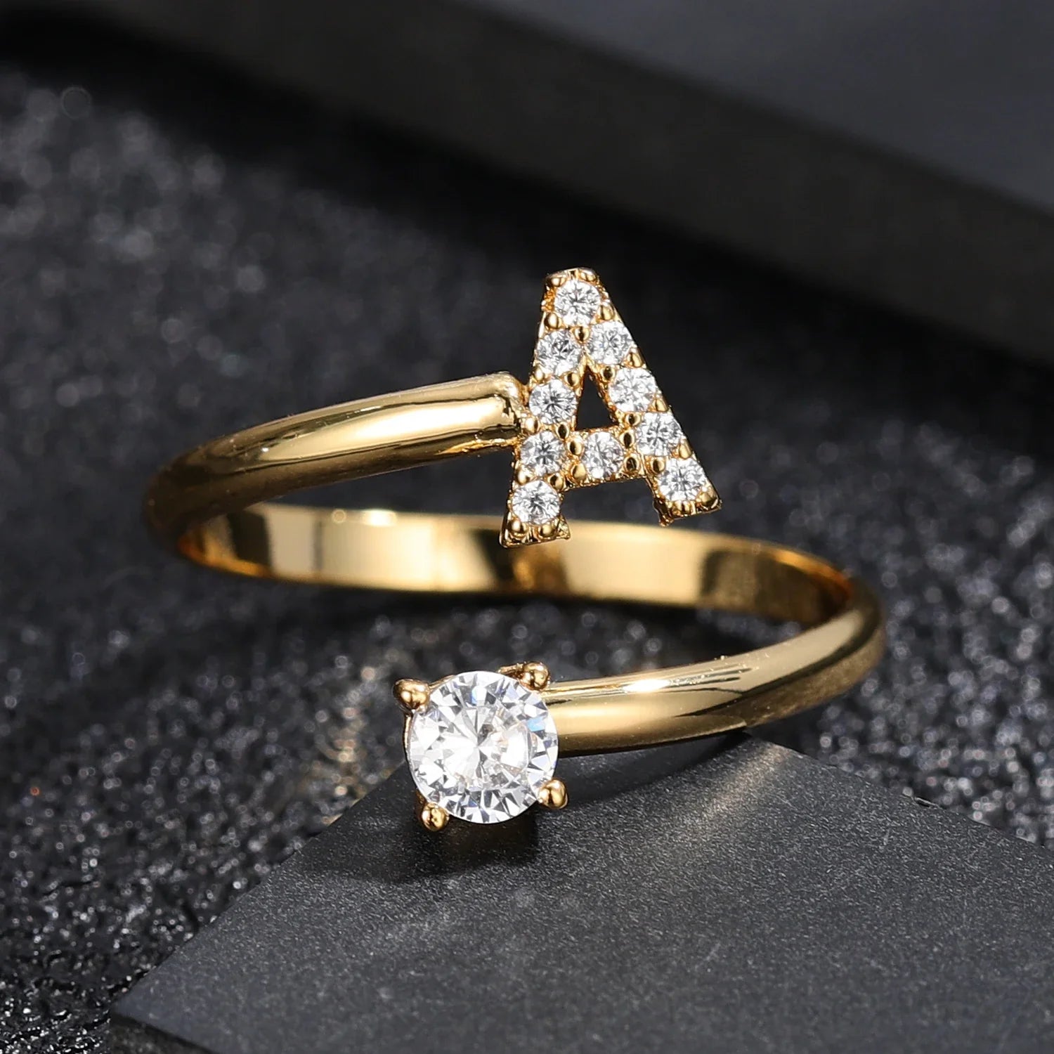 JewelEngrave | Elegant ring with your initials, to keep memories alive