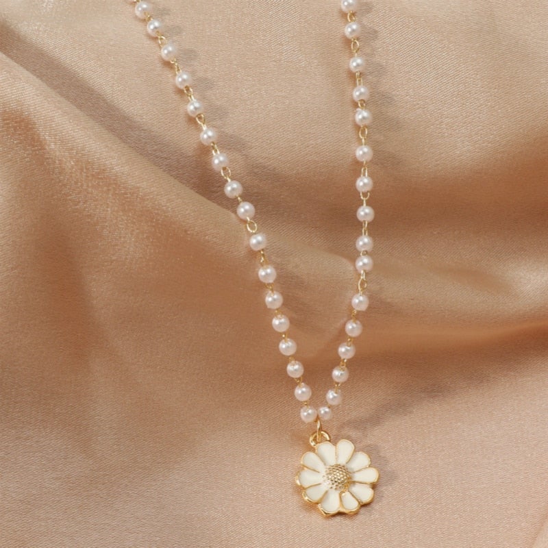 Daisy & Pearl Pendant Necklace for Women – Lara