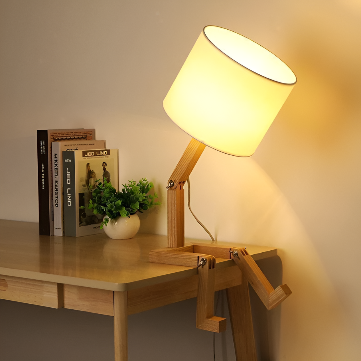Flexible Wooden Desk Lamp – LumoBot