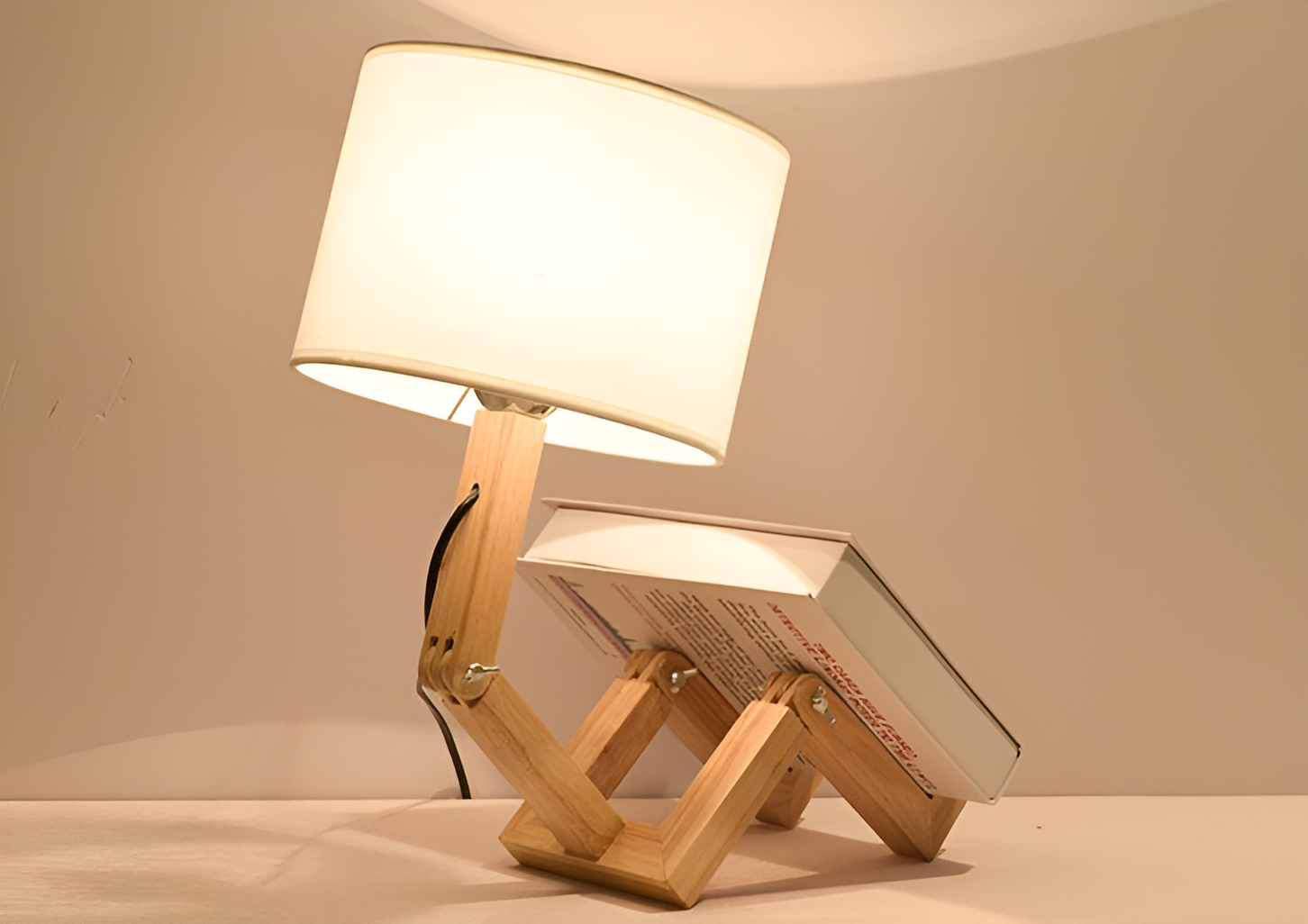 Flexible Wooden Desk Lamp – LumoBot
