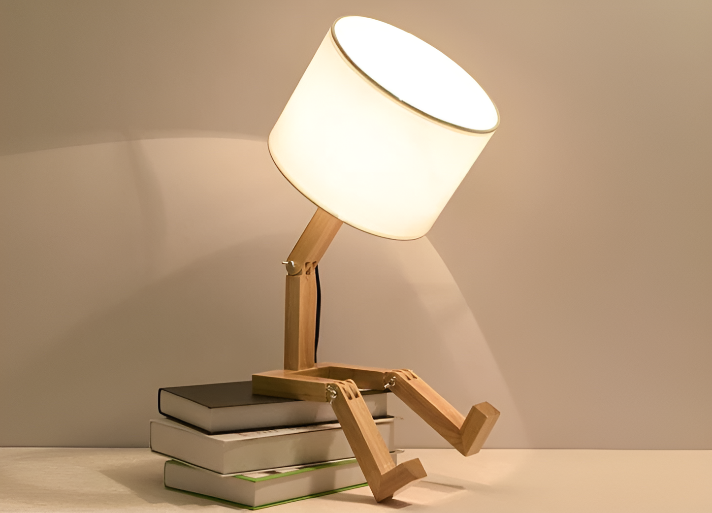 Flexible Wooden Desk Lamp – LumoBot