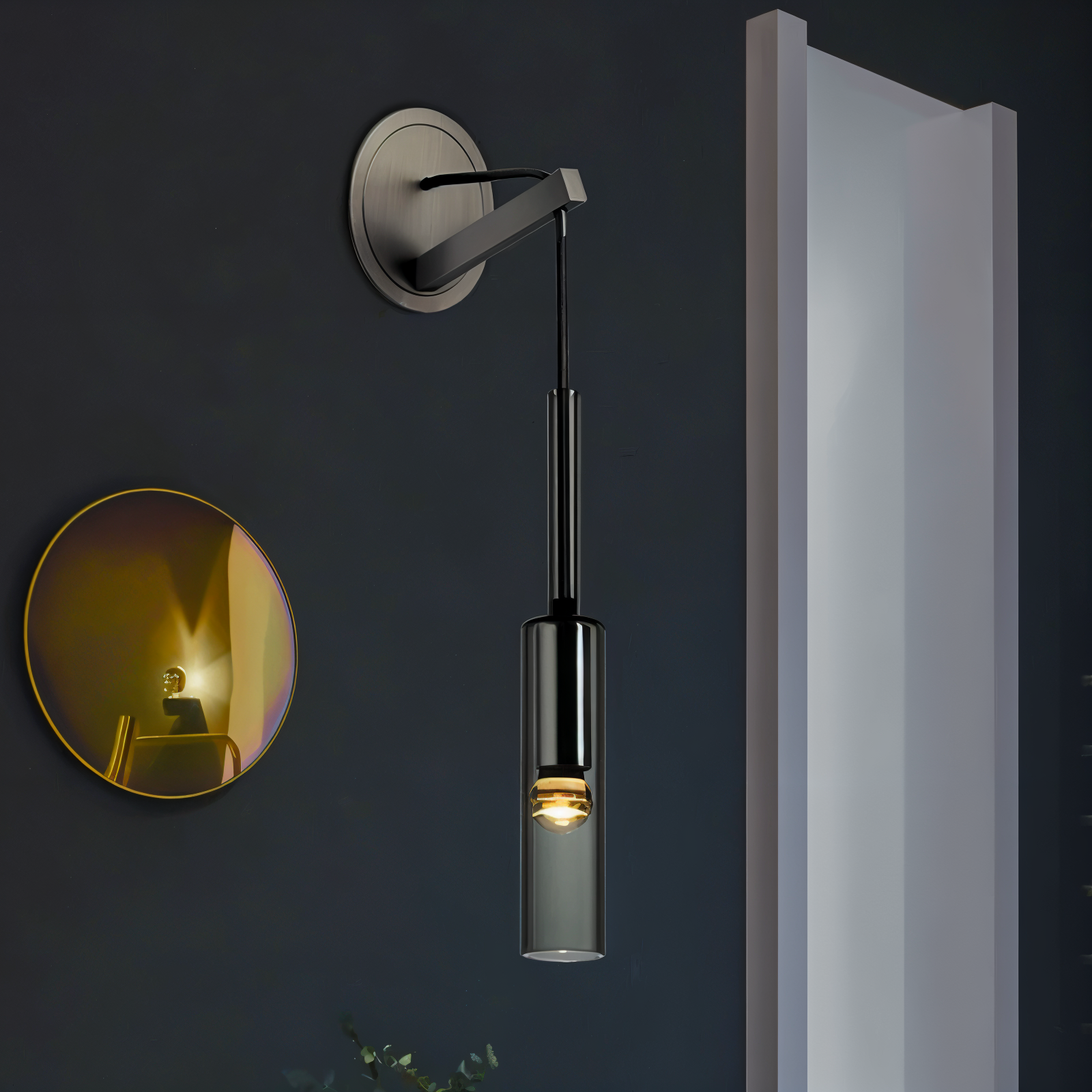 Minimal Wall Light with Smoke Glass – Orvane
