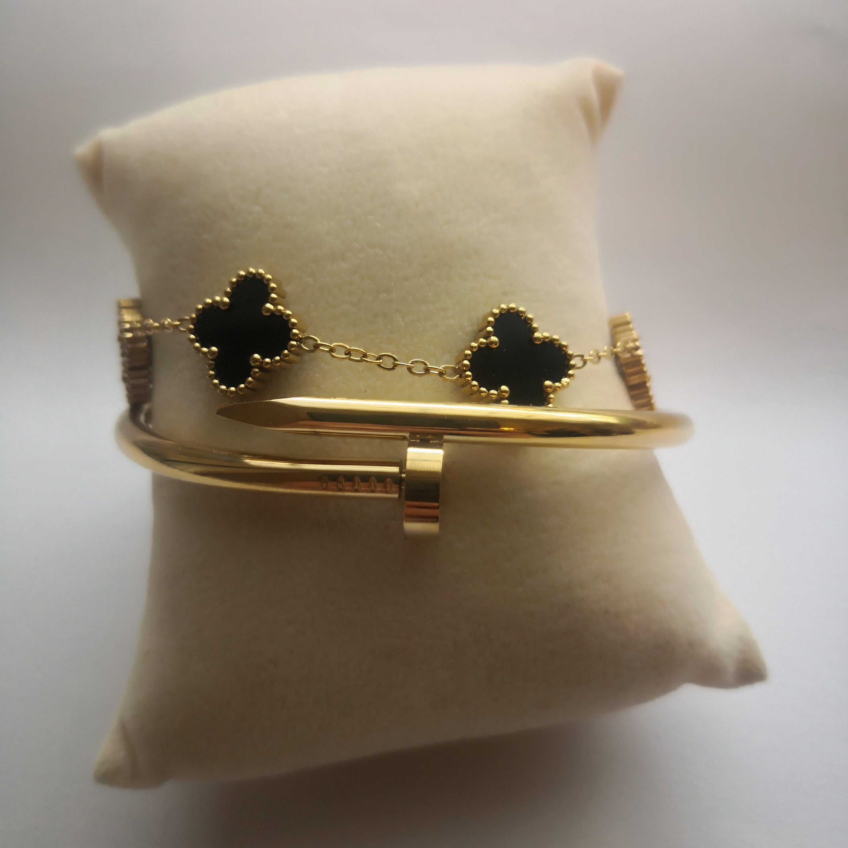 Nail & Clover Bracelets | Gold & Black in a Stylish Design