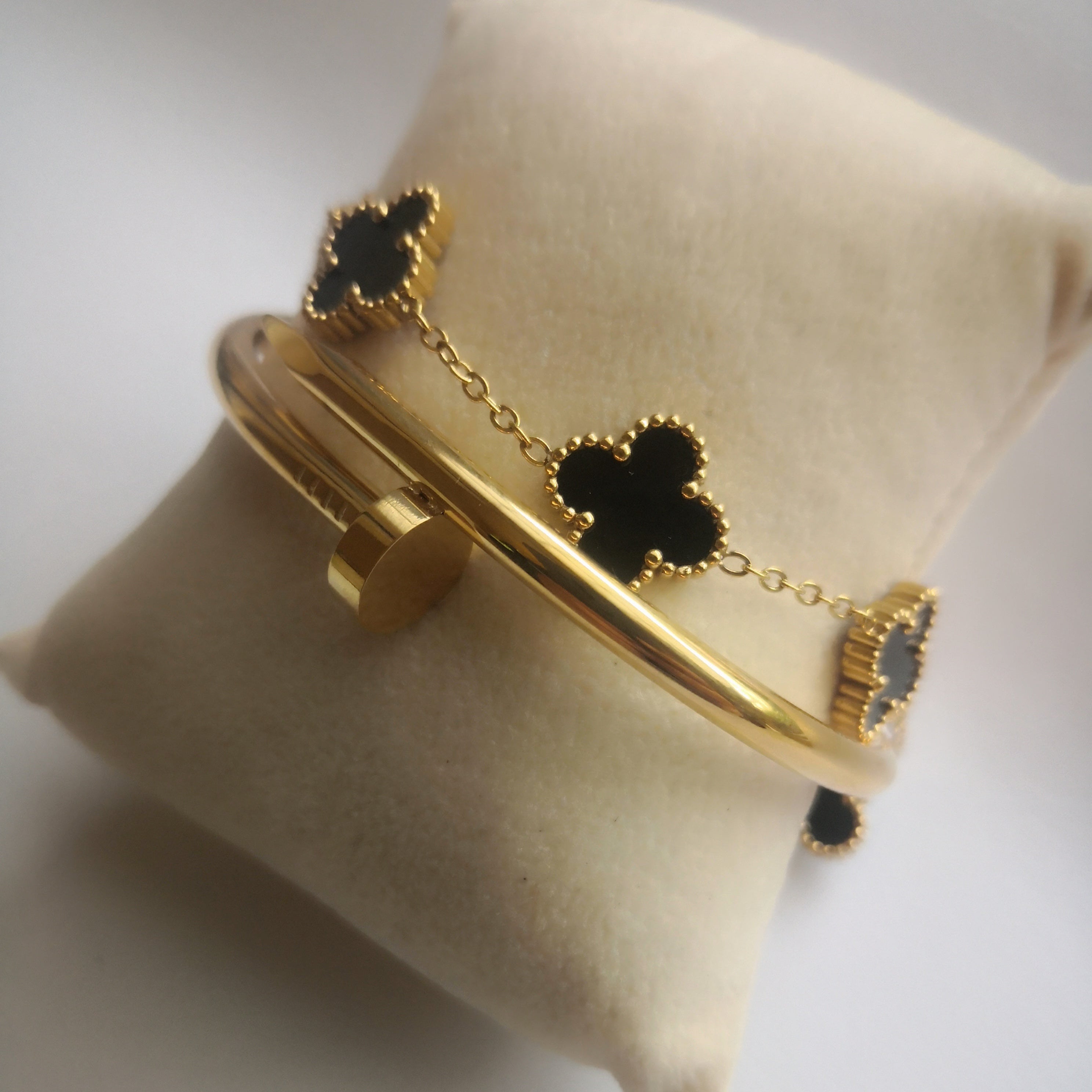 Nail & Clover Bracelets | Gold & Black in a Stylish Design