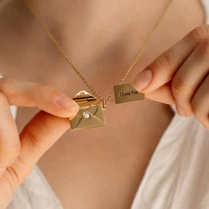 HeartLink | Personalised Letter Necklace for Your Loved One
