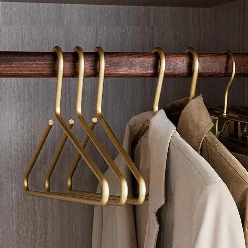 Luxury Anti-Slip Clothes Hanger - Stylish Solid Matte Coat Hangers for Long-Lasting Use - (5 per set)