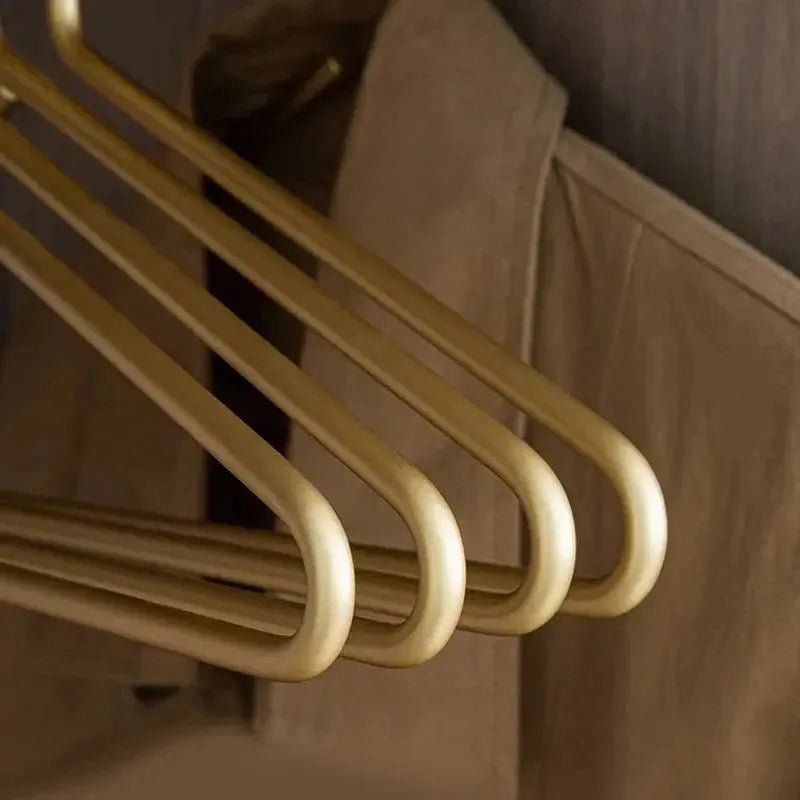 Luxe Non-Slip Coat Hanger - Closura