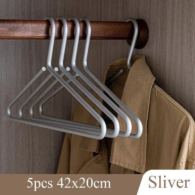 Luxe Non-Slip Coat Hanger - Closura