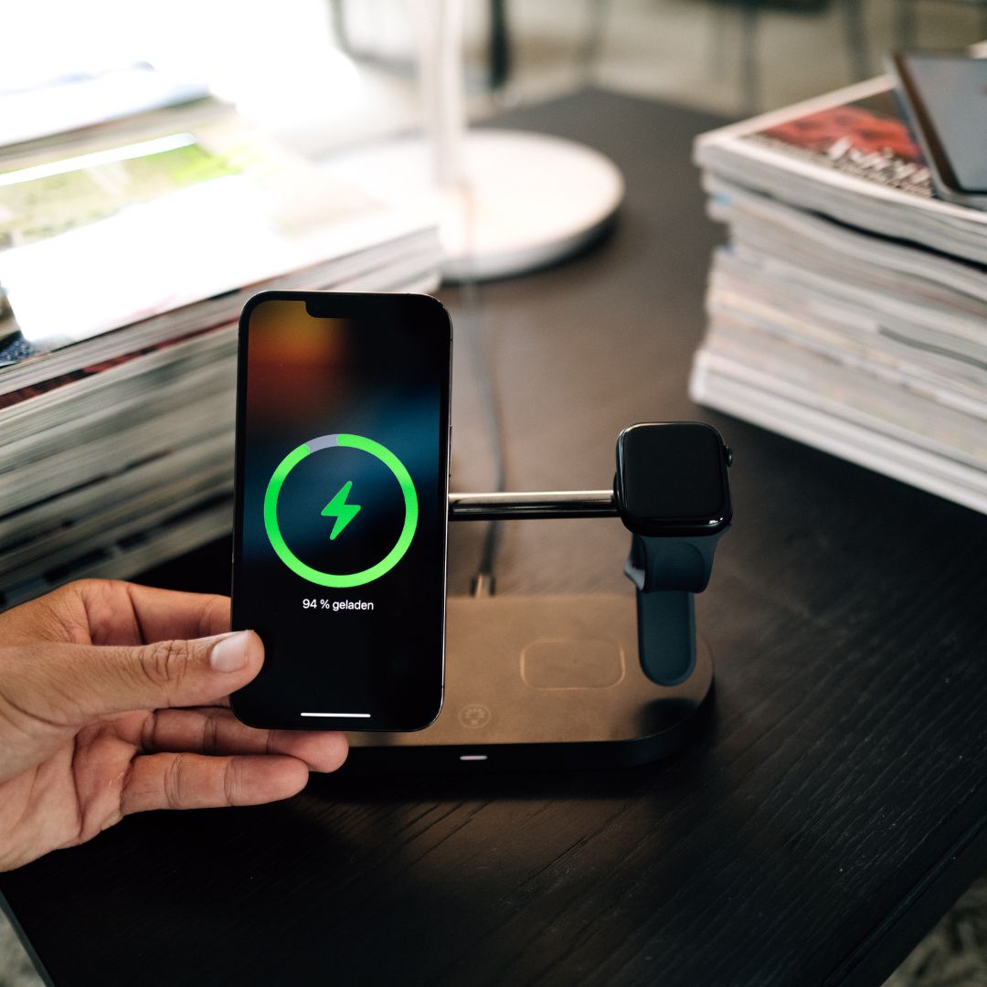 3-in-1 Wireless Charger - Efficient Charging for All Your Devices