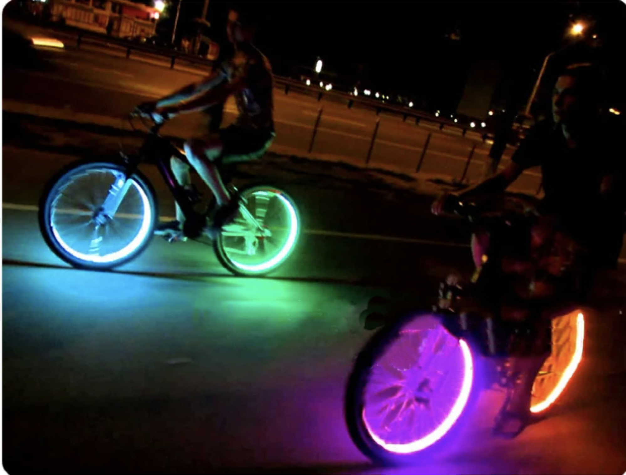 Set of 4 Illuminated Valve Caps with Logo – LuxaGlow