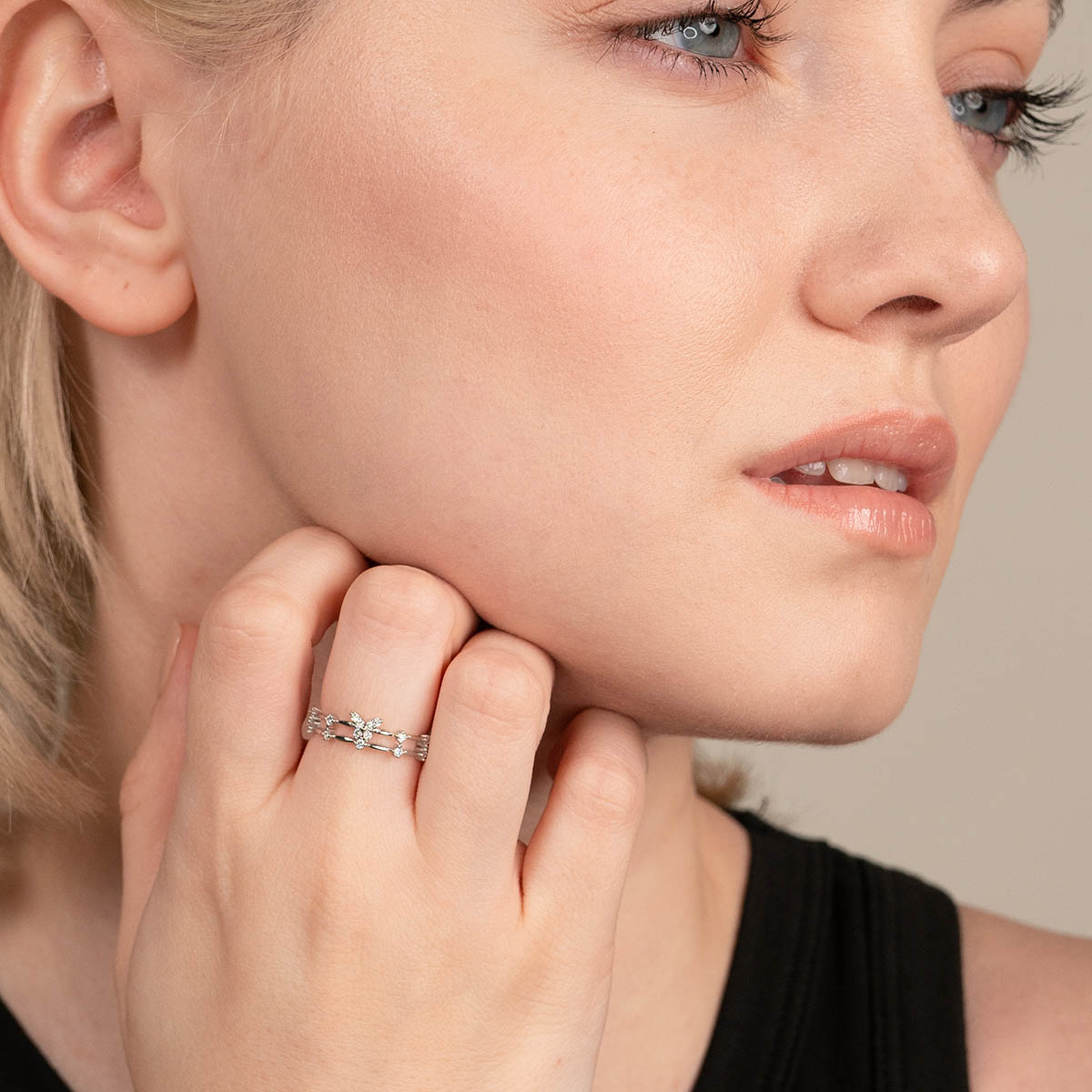 Luxurious Butterfly Ring with Sparkling Zirconia – Aurielle