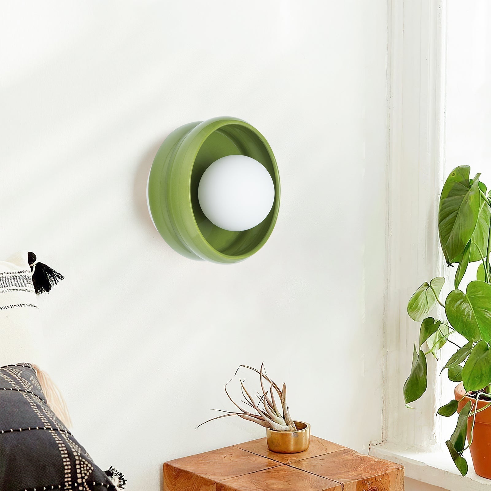 Round Ceramic Wall Light – Circo