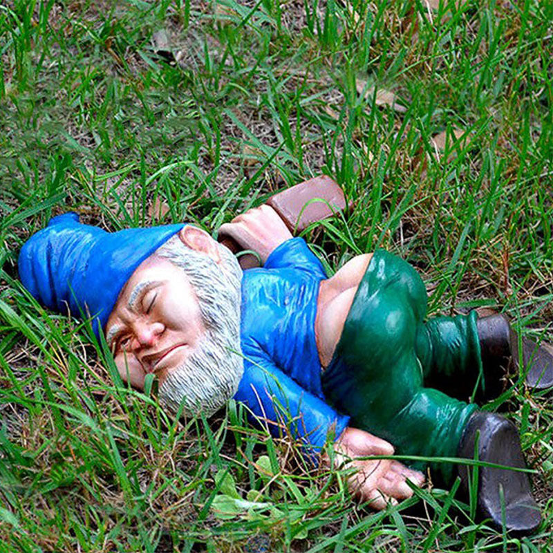 Lazy Larry the Garden Gnome – The Sleepyhead of the Garden