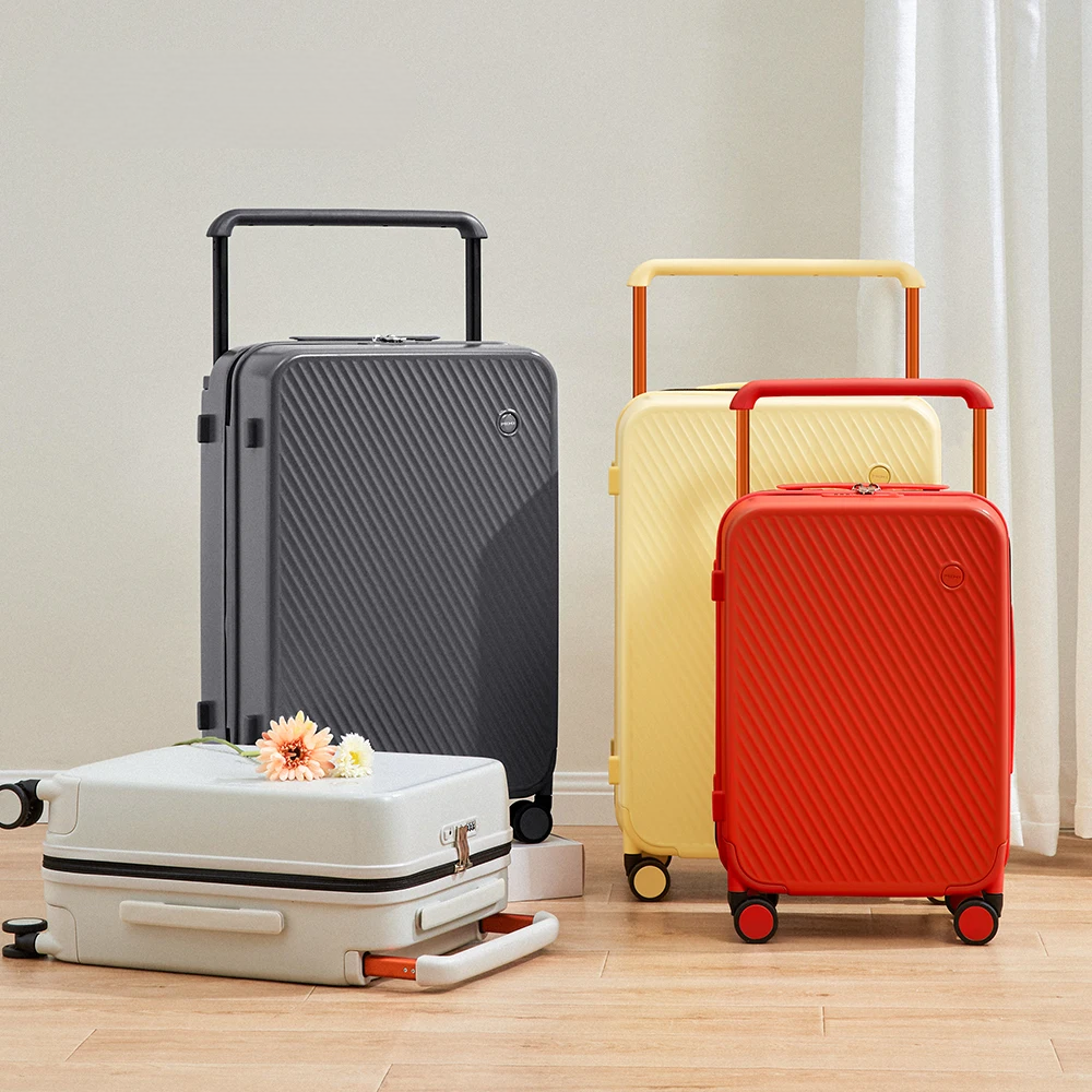 Hard Shell Suitcase with Wide Handle – Oslo Metropolitan