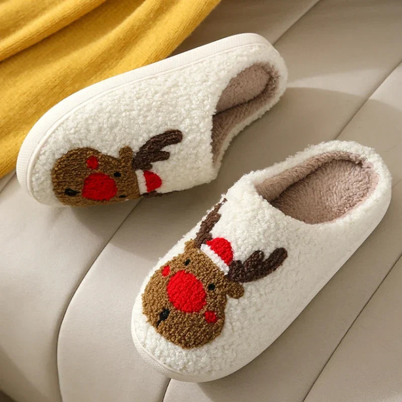 Reindeer Cuddly Slippers – For Warm Feet and a Festive Atmosphere