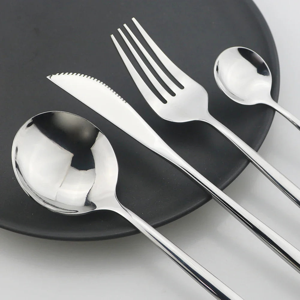 Golden Luxury Cutlery Set - For an Elegant Table Setting
