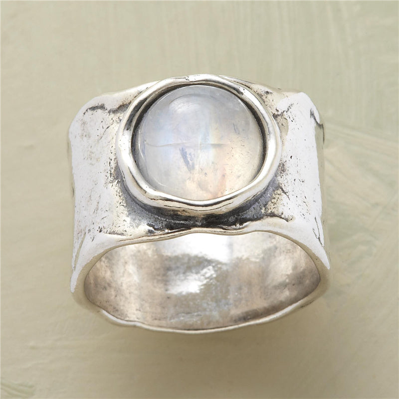 Moonstone Ring in Silver – Luna