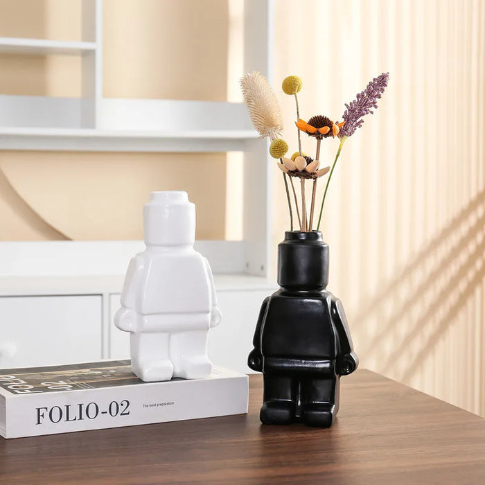 Innovative Robot Vase - Unique Eye-Catcher for Home Decoration