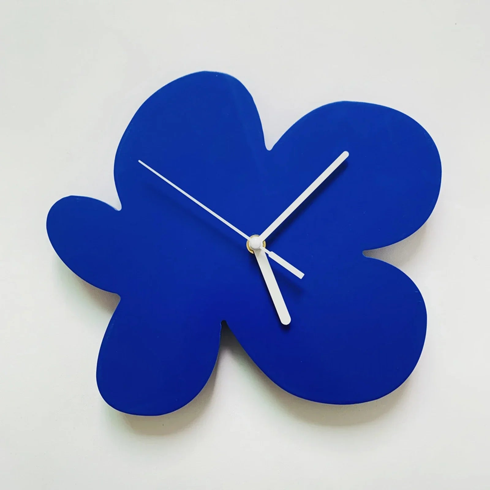 Flower-Shaped Wall Clock - Modern Home Decoration