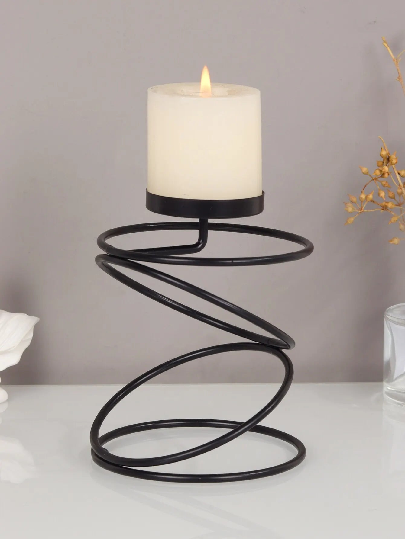 Elegant Spiral Candle Holder – For a Cosy and Stylish Home